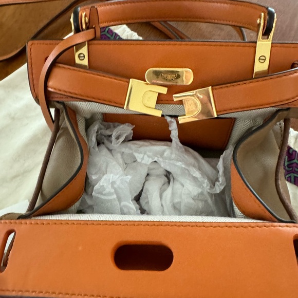 Tory Burch Radizwill accordion handbag - Picture 6 of 16